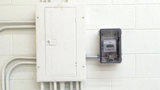 Какой трехфазный счетчик выбрать для частного дома, и как подключить?