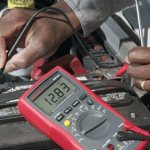 How to check the starting current of a battery with a multimeter