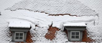 Ice deforms the roof with its weight. Photo: globallookpress 