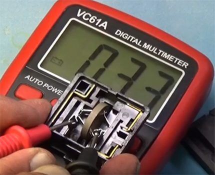 Применение мультиметра при проверке исправности позистора